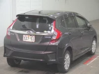 Honda FIT лот № 7076 оценка 3.5  с аукциона в Японии 3
