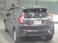 Honda FIT лот № 7076 оценка 3.5  с аукциона в Японии 1
