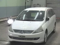 Mitsubishi GRANDIS лот № 2111 оценка 3  с аукциона в Японии 2