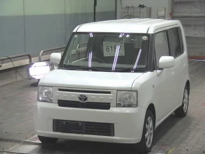 Toyota PIXIS SPACE