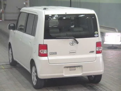 Toyota PIXIS SPACE