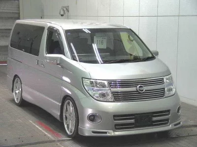 Nissan ELGRAND  с аукциона в Японии