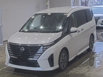 Nissan SERENA  с аукциона в Японии