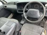 Toyota HIACE VAN лот № 5046 оценка RA  с аукциона в Японии 3