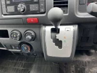 Toyota HIACE VAN лот № 1759 оценка 3.5  с аукциона в Японии 4