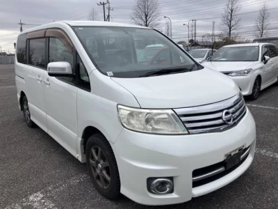 Nissan SERENA  с аукциона в Японии