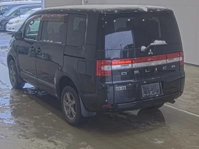 Mitsubishi DELICA D5  с аукциона в Японии