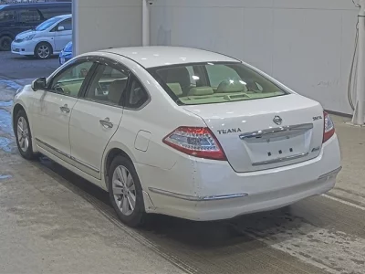 Nissan TEANA