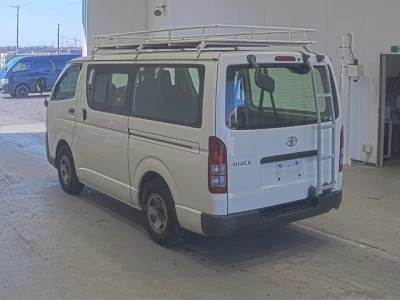 Toyota HiAce Van