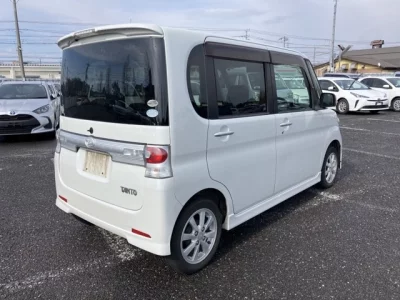 Daihatsu TANTO  с аукциона в Японии