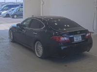 Nissan FUGA лот № 1842 оценка 3.5  с аукциона в Японии 1