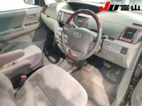 Toyota NOAH лот № 3030 оценка 3.5  с аукциона в Японии 5