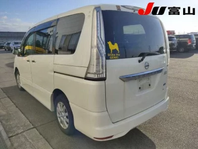 Nissan SERENA  с аукциона в Японии