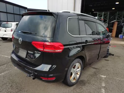 Volkswagen GOLF TOURAN