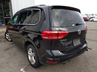 Volkswagen GOLF TOURAN