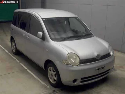 Toyota SIENTA  с аукциона в Японии
