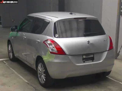 Suzuki SWIFT  с аукциона в Японии