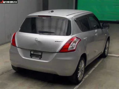 Suzuki SWIFT  с аукциона в Японии
