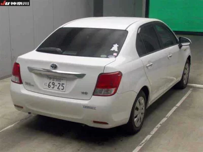 Toyota COROLLA AXIO  с аукциона в Японии