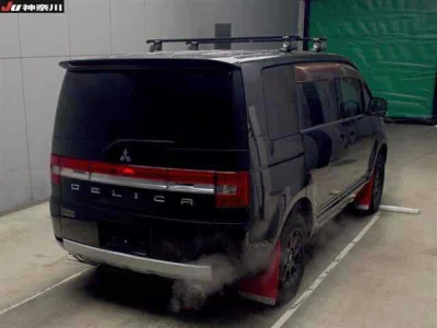 Mitsubishi Delica D:5