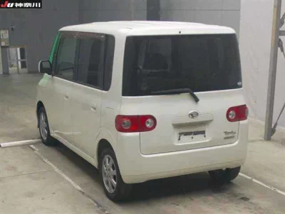 Daihatsu TANTO  с аукциона в Японии