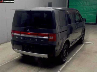 Mitsubishi Delica D:5