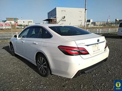 Toyota CROWN  с аукциона в Японии