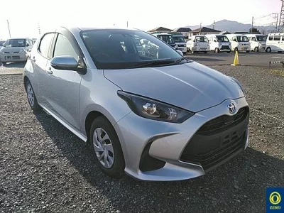 Toyota YARIS  с аукциона в Японии