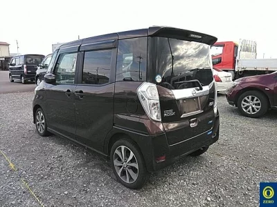 Nissan DAYZ ROOX  с аукциона в Японии