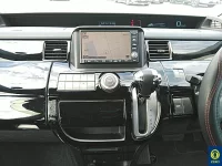 Honda STEP WAGON лот № 52 оценка 4  с аукциона в Японии 5