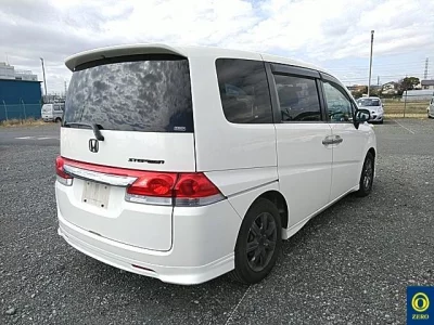 Honda STEP WAGON  с аукциона в Японии
