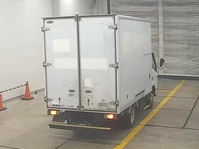 Toyota DYNA  с аукциона в Японии