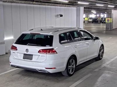 Volkswagen GOLF VARIANT