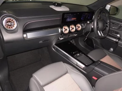 Mercedes-Benz EQB  с аукциона в Японии