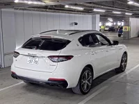 Maserati LEVANTE лот № 348 оценка 4.5  с аукциона в Японии 1