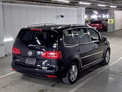 Volkswagen GOLF TOURAN