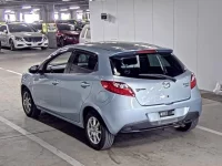 Mazda DEMIO лот № 831 оценка 3  с аукциона в Японии 4