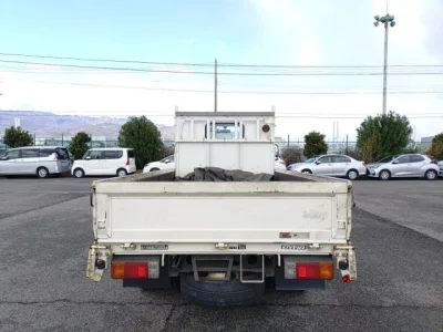 Toyota DYNA  с аукциона в Японии