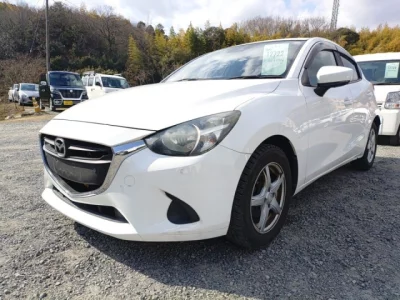 Mazda DEMIO  с аукциона в Японии