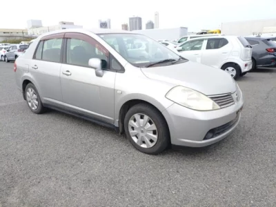 Nissan TIIDA LATIO