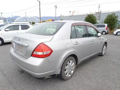 Nissan TIIDA LATIO