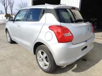 Suzuki SWIFT лот № 12186 оценка 3  с аукциона в Японии 4
