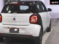 Smart FORFOUR лот № 4066 оценка 4  с аукциона в Японии 7