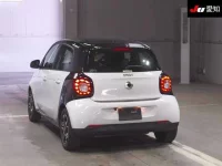 Smart FORFOUR лот № 4066 оценка 4  с аукциона в Японии 1