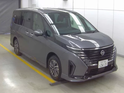 Nissan SERENA  с аукциона в Японии