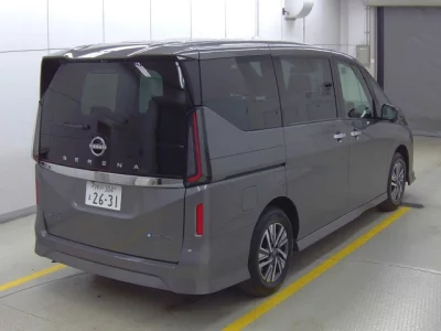 Nissan SERENA  с аукциона в Японии