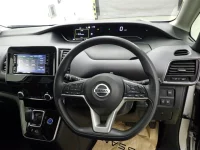 Nissan SERENA лот № 31 оценка 4  с аукциона в Японии 4