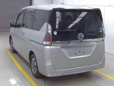 Nissan SERENA  с аукциона в Японии