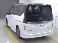 Nissan SERENA лот № 1023 оценка 6  с аукциона в Японии 1