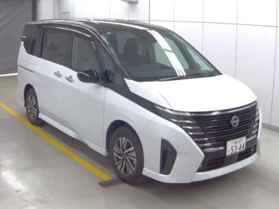Nissan SERENA  с аукциона в Японии